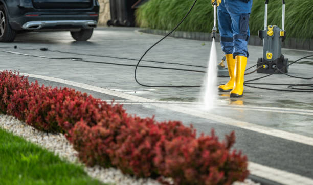 Best Deck Pressure Washing  in Conneaut, OH